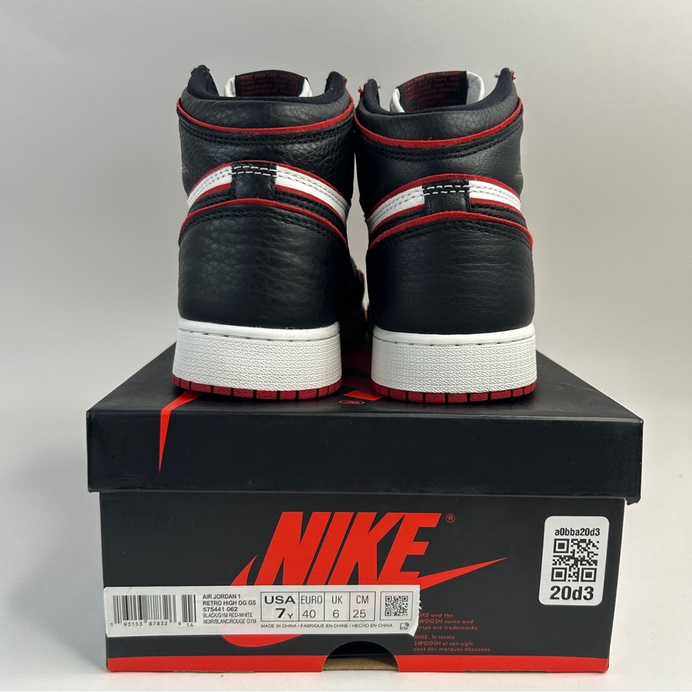 Nike Air Jordan 1 Retro High BG “Bloodline” 2023 - Picture 6 of 7